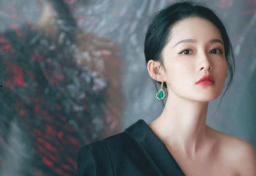 爆料李沁感情的视频,甜蜜互动引网友热议